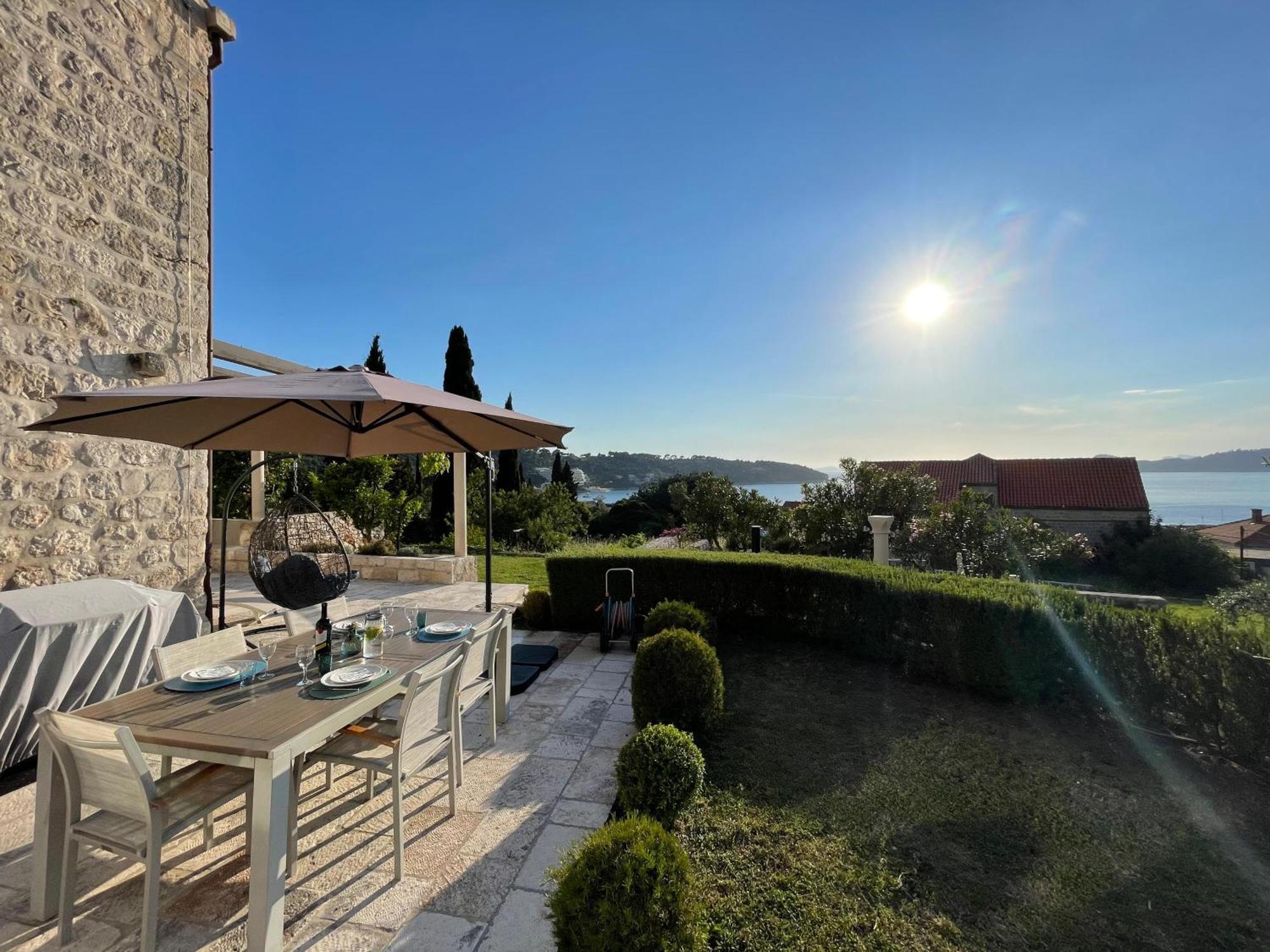 Charming Sea View "Villa Divine" - 2Min From The Sea Lopud Bagian luar foto