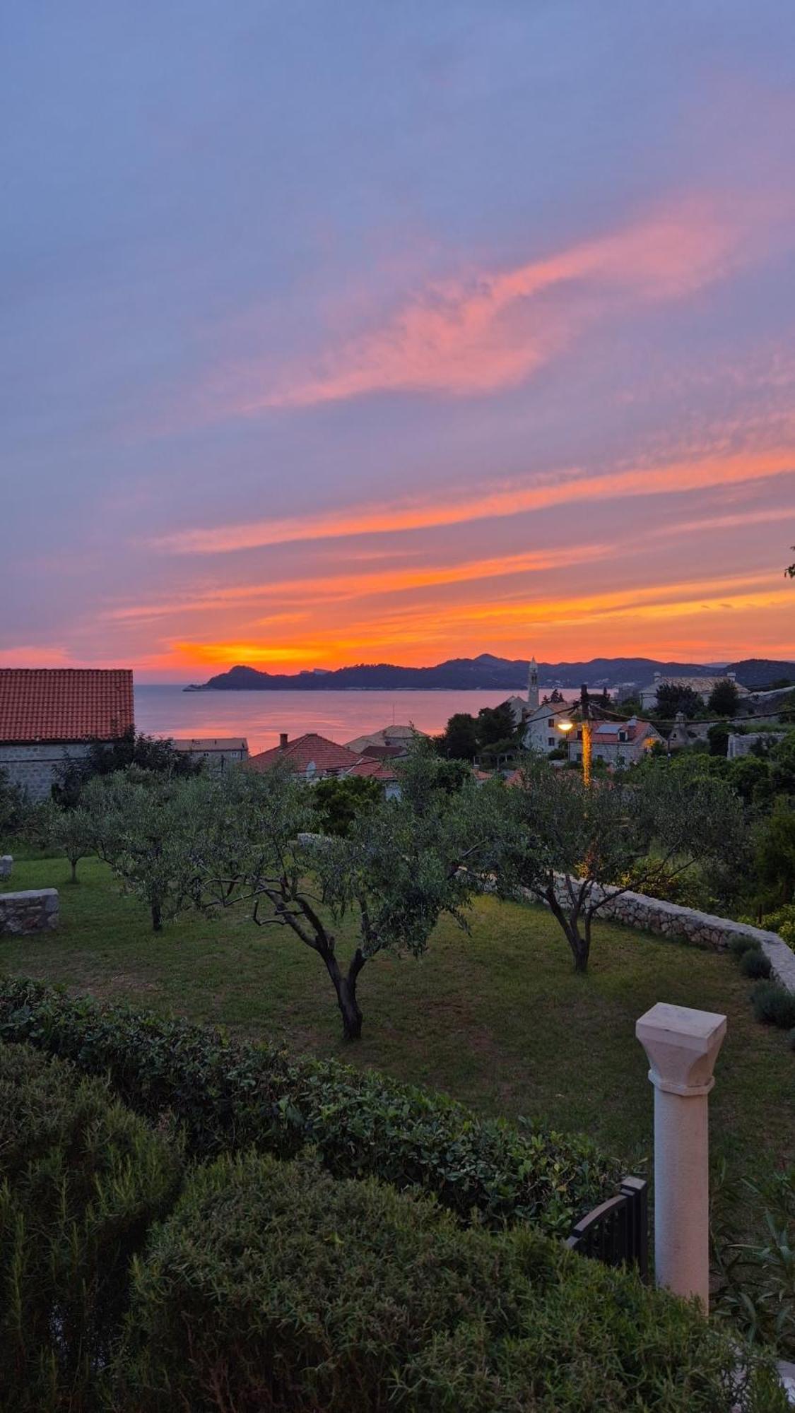 Charming Sea View "Villa Divine" - 2Min From The Sea Lopud Bagian luar foto